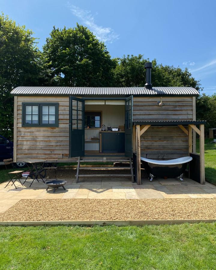 The Rabbit Warren Shepherd Hut Ketton 外观 照片