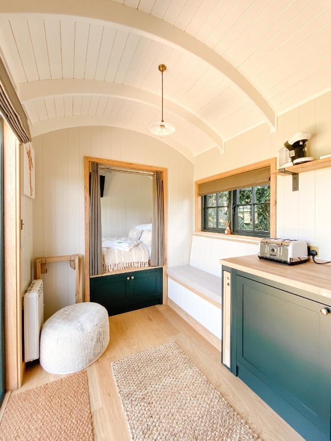 The Rabbit Warren Shepherd Hut Ketton 外观 照片